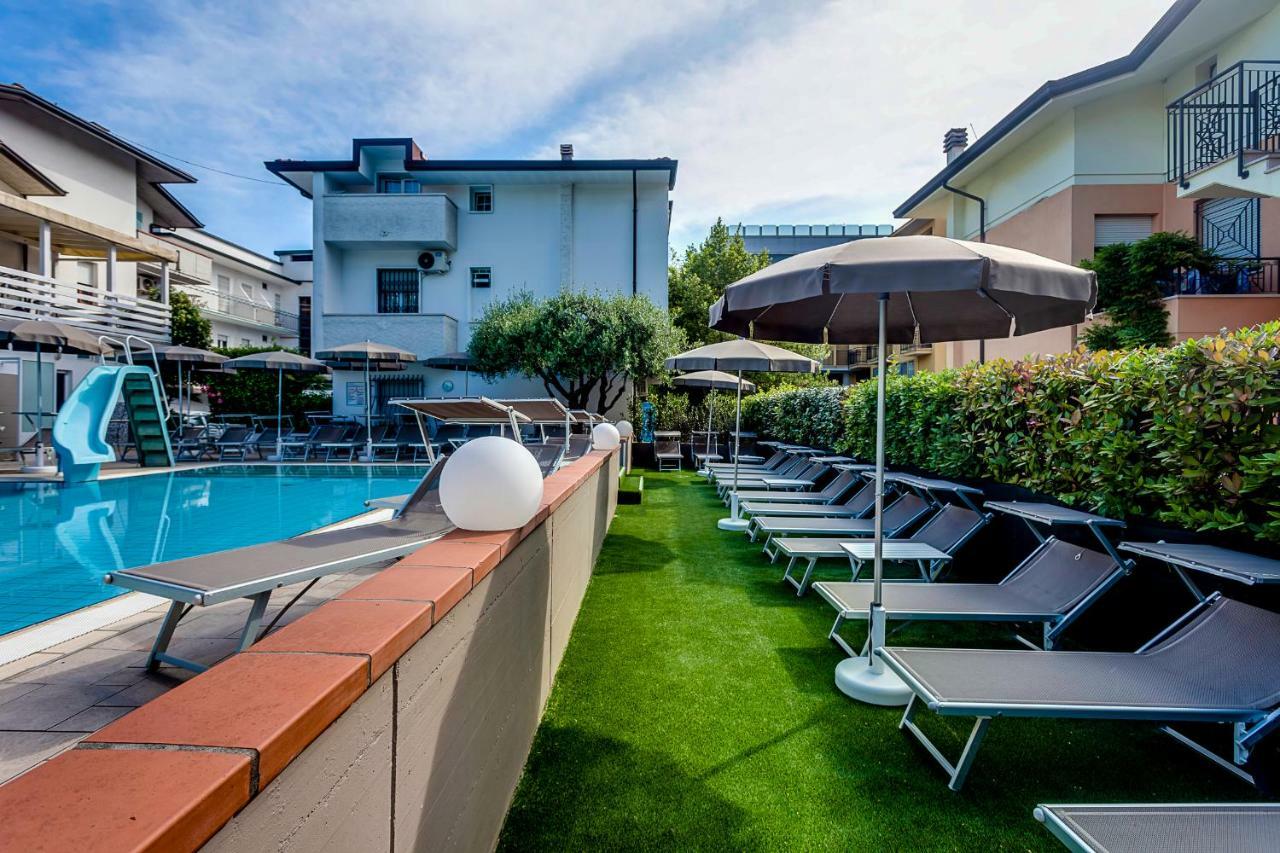 Hotel Giamaika Cesenatico Exterior foto